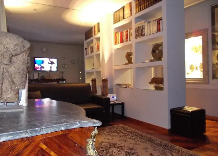 Luxury Ai Banchi Nuovi
